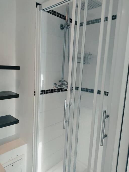 Cozy Apartment Free Parking Caen Buitenkant foto